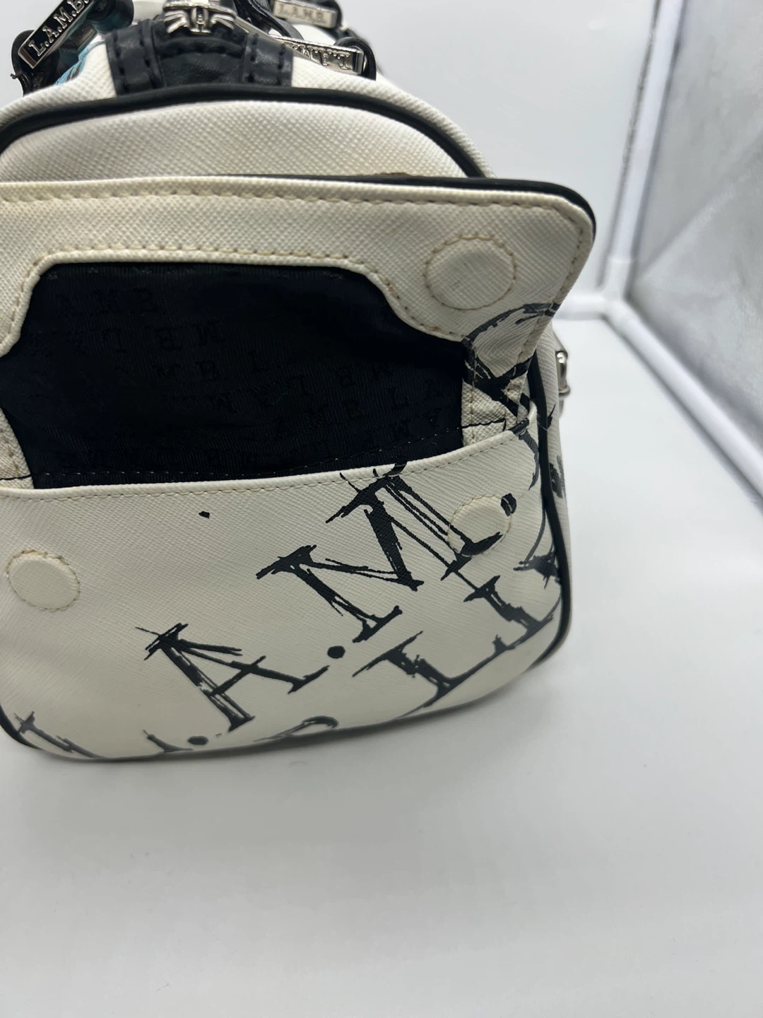 L.A.M.B. GWEN STEFANI Graffiti Design PVC Leather Trim Satchel - photo 3