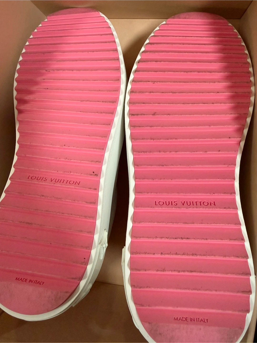 LOUIS VUITTON Time Out Sneakers 'White and Pink Monogram' - photo 5