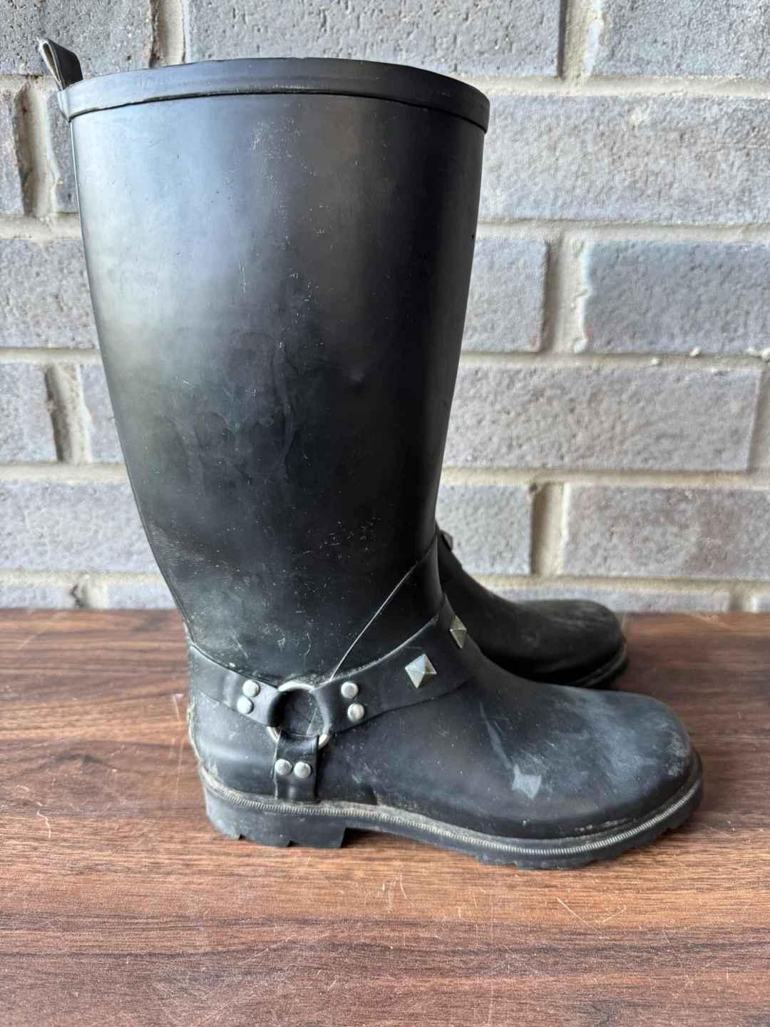 Black studded rain boots / rain shoes / size 8 / women / black - photo 2