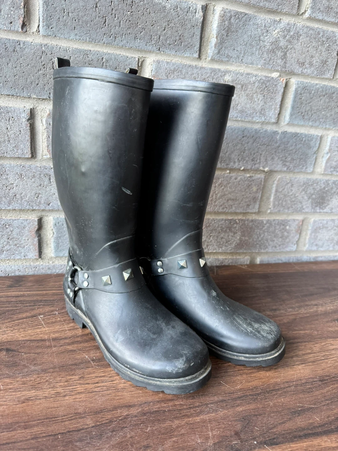 Black studded rain boots / rain shoes / size 8 / women / black