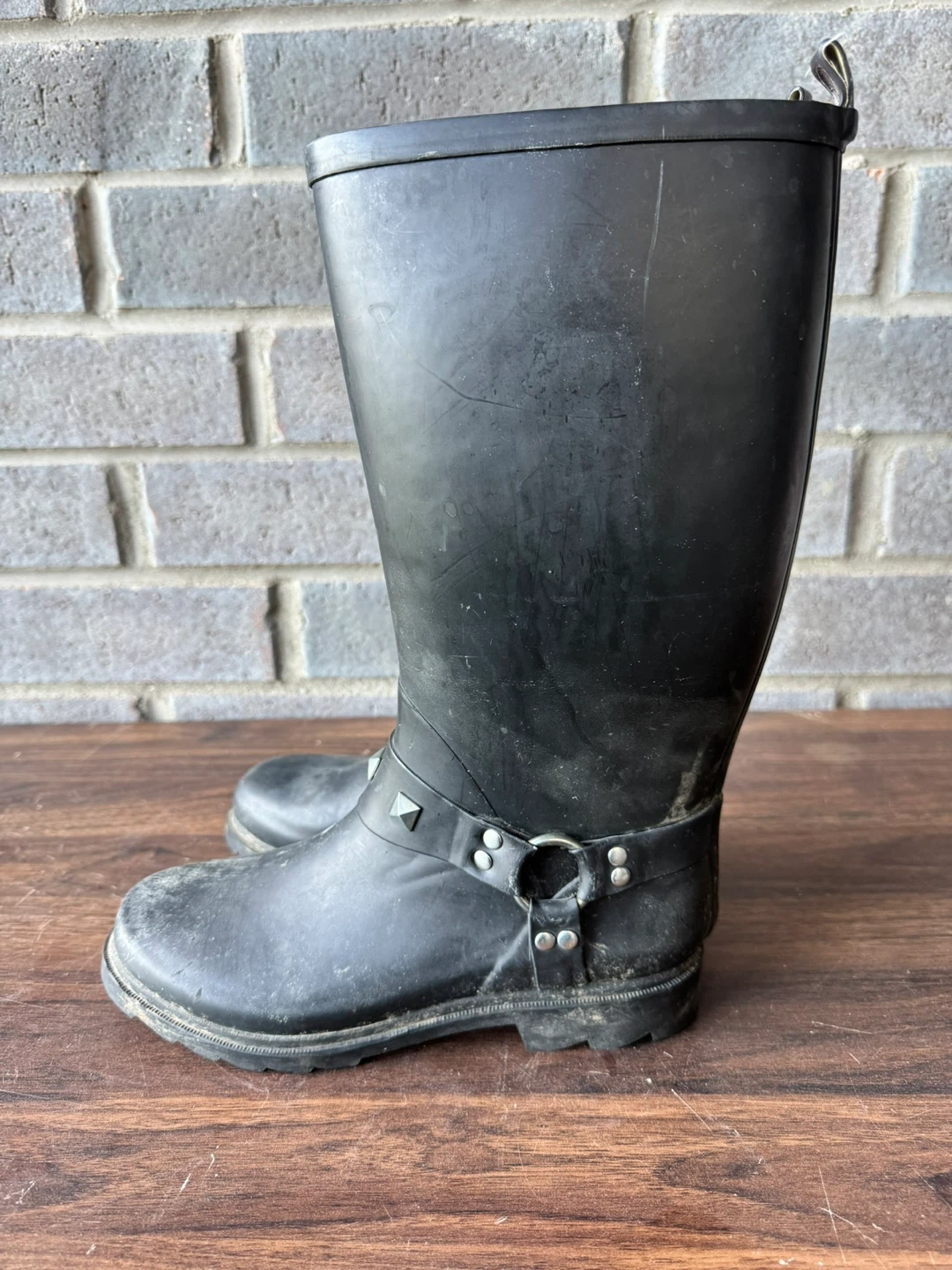 Black studded rain boots / rain shoes / size 8 / women / black - photo 3