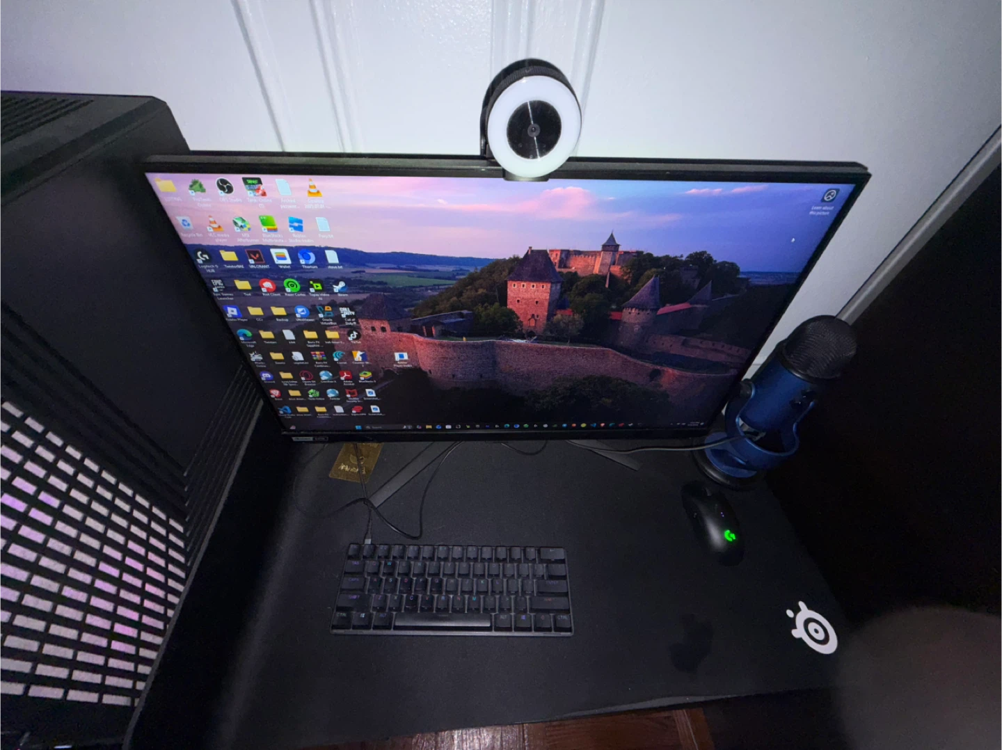 Whole gaming setup - photo 3