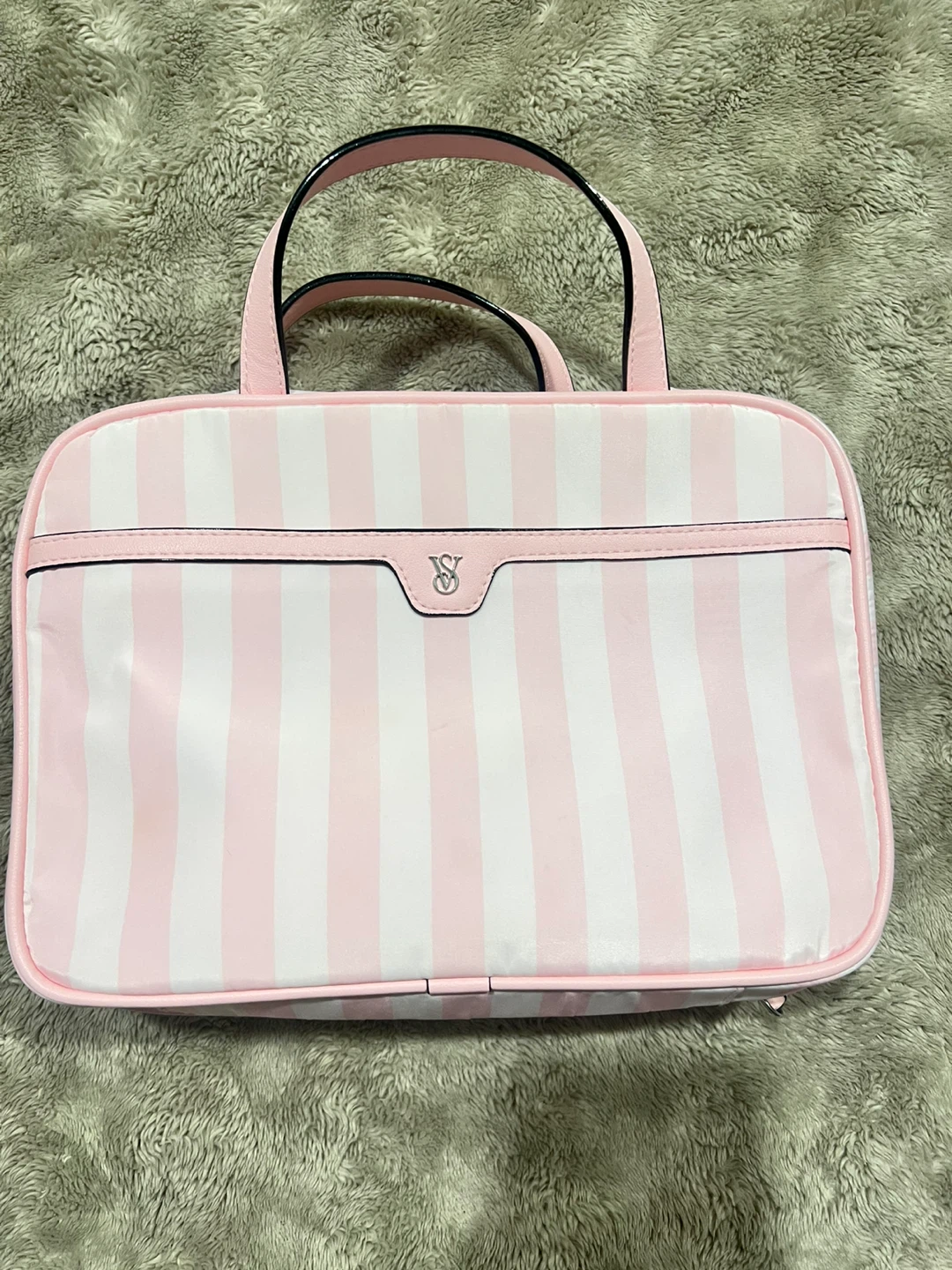 Victoria’s Secret travel toiletry bag