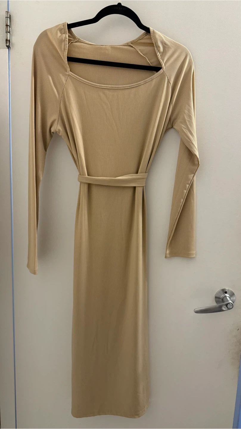 Ribbed Midi Dress with Belt