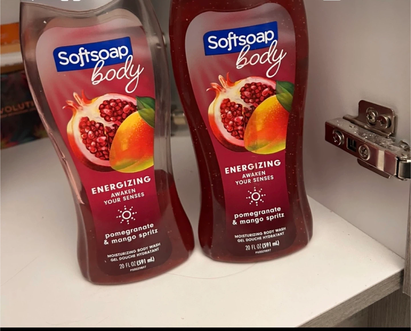 Softsoap Body Wash Pomegranate & Mango Spritz