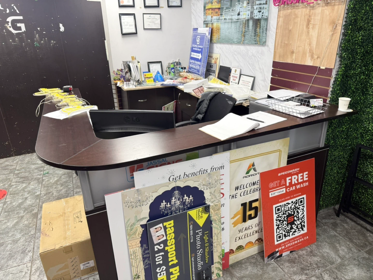 Reception Desk - photo 4