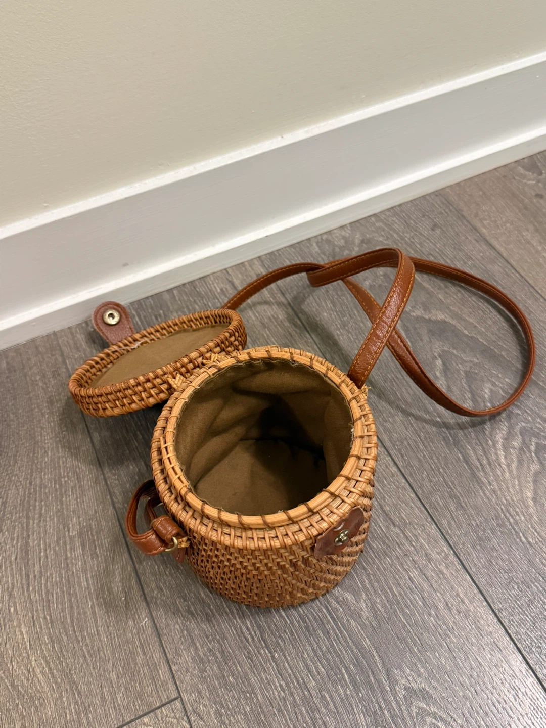 Round Rattan Crossbody Bag - photo 2