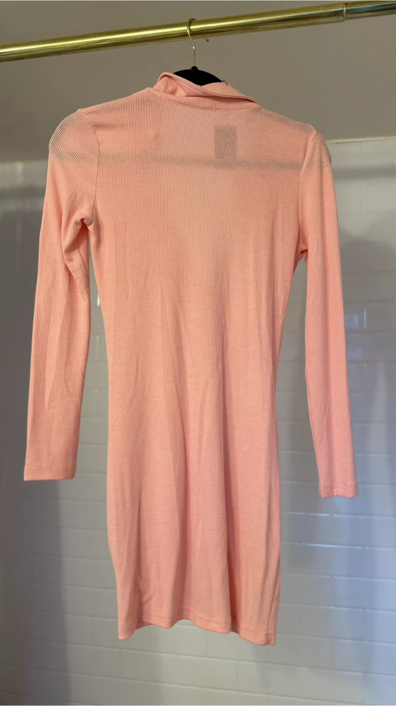Pink Ribbed Ruched Button-Up Dress - photo 2