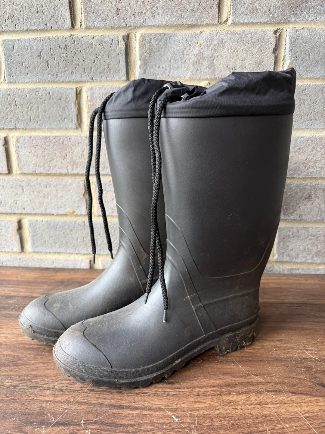 Black Rubber Rain Boots with Drawstring Cuffs