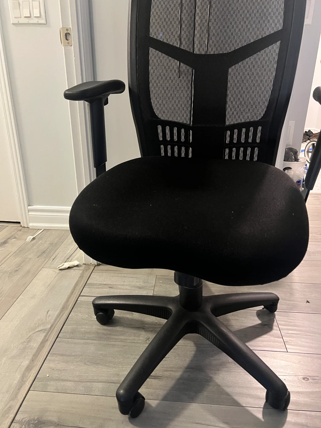 Black Mesh Office Chair - photo 2