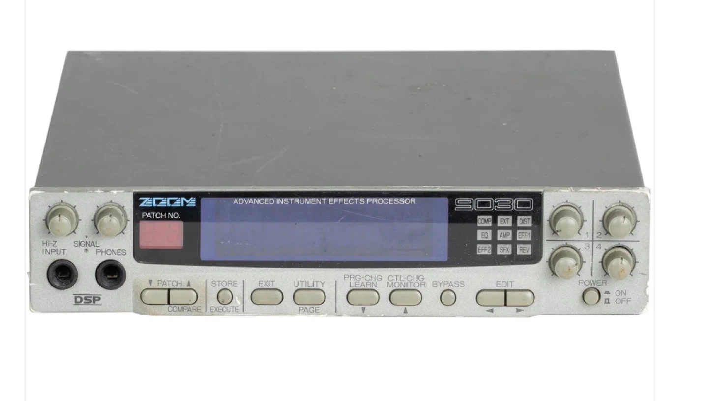 Zoom 9030 is a classic, digital multi-effects processor - photo 3