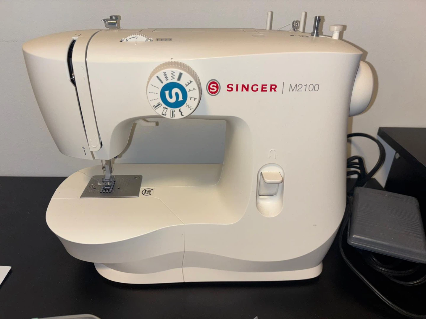 Singer M2100 Sewing Machine - photo 3