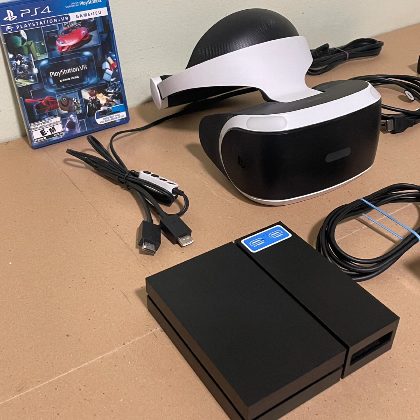 PSVR PlayStation VR Gaming Headset for PS4 (no move controllers) - photo 2