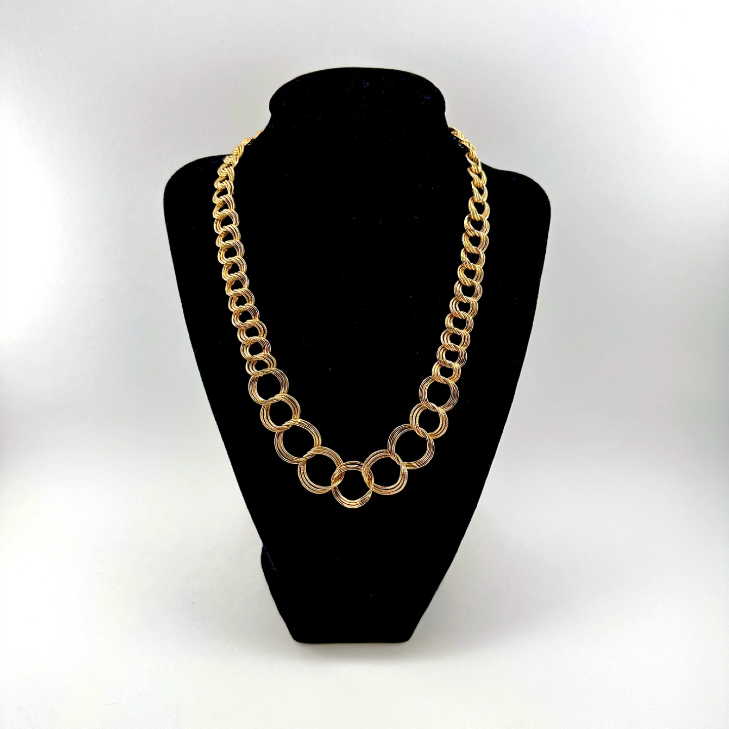 Ladies gold plated circle link necklace