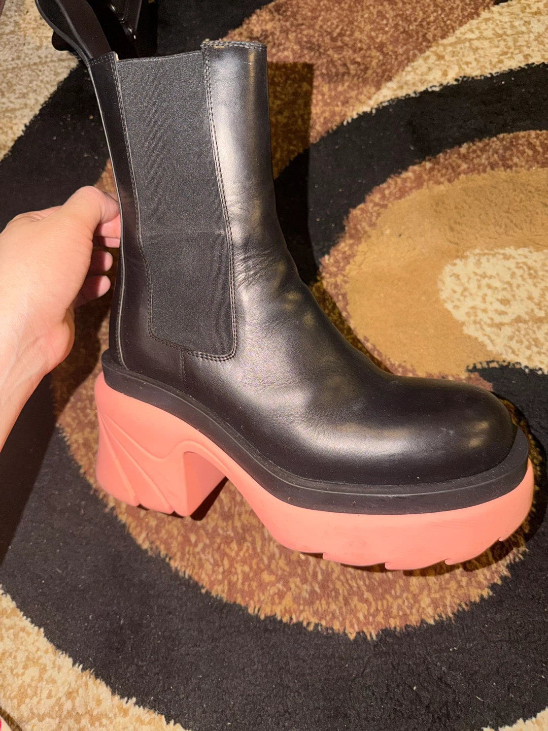 Bottega Veneta Black & Pink Flash Chelsea Boots - photo 2