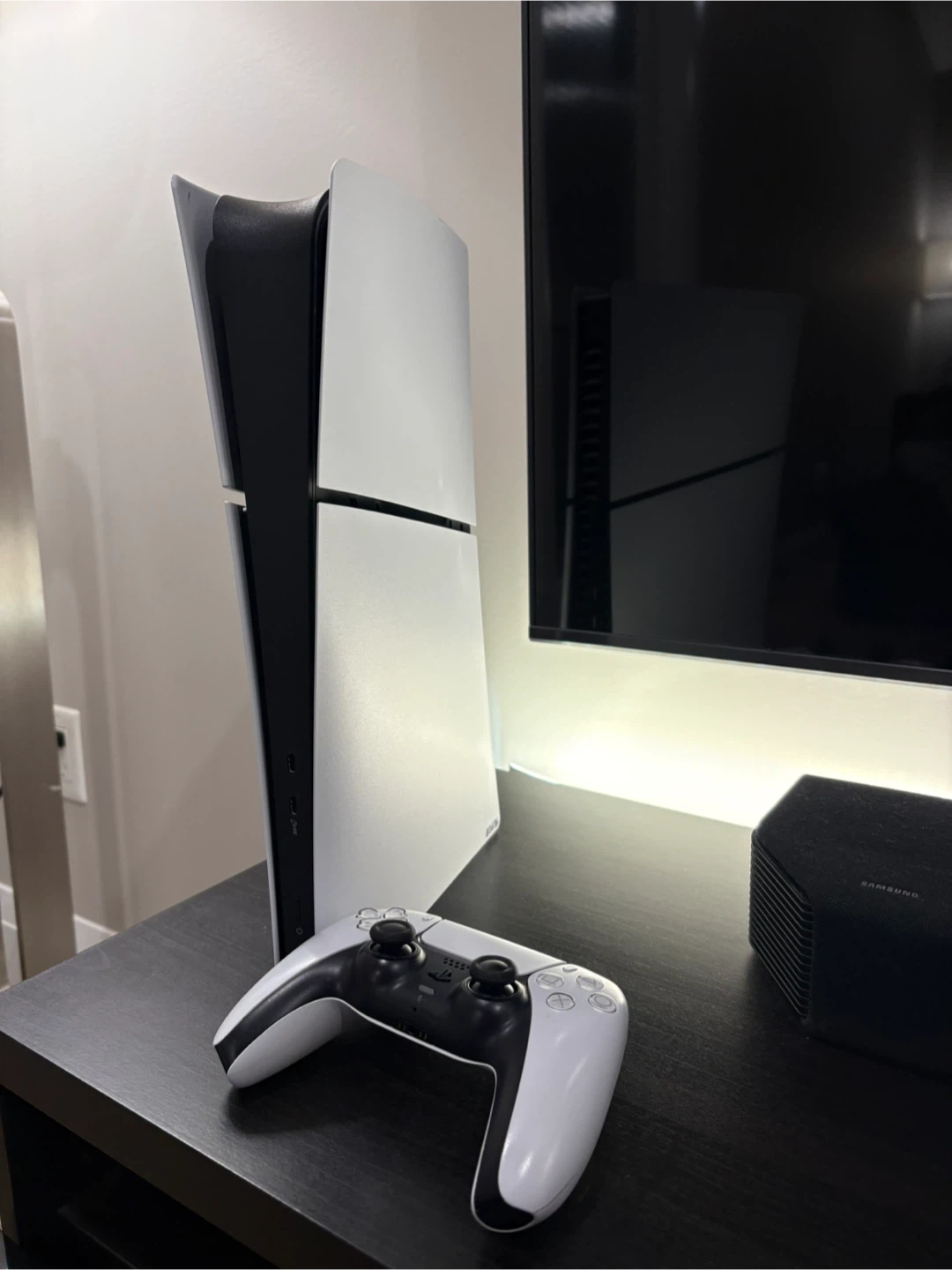 PS5 Slim Edition with Controller – Like New – Be Quick! - photo 3