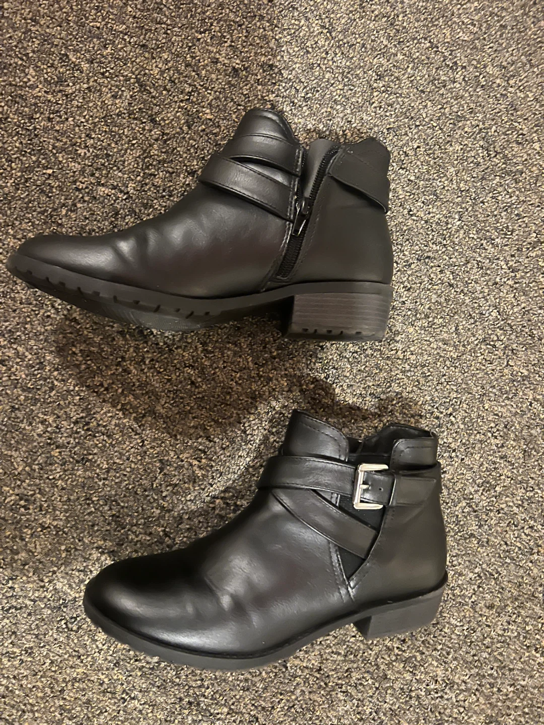 Time and Tru Black Faux Leather Ankle Boots - photo 2