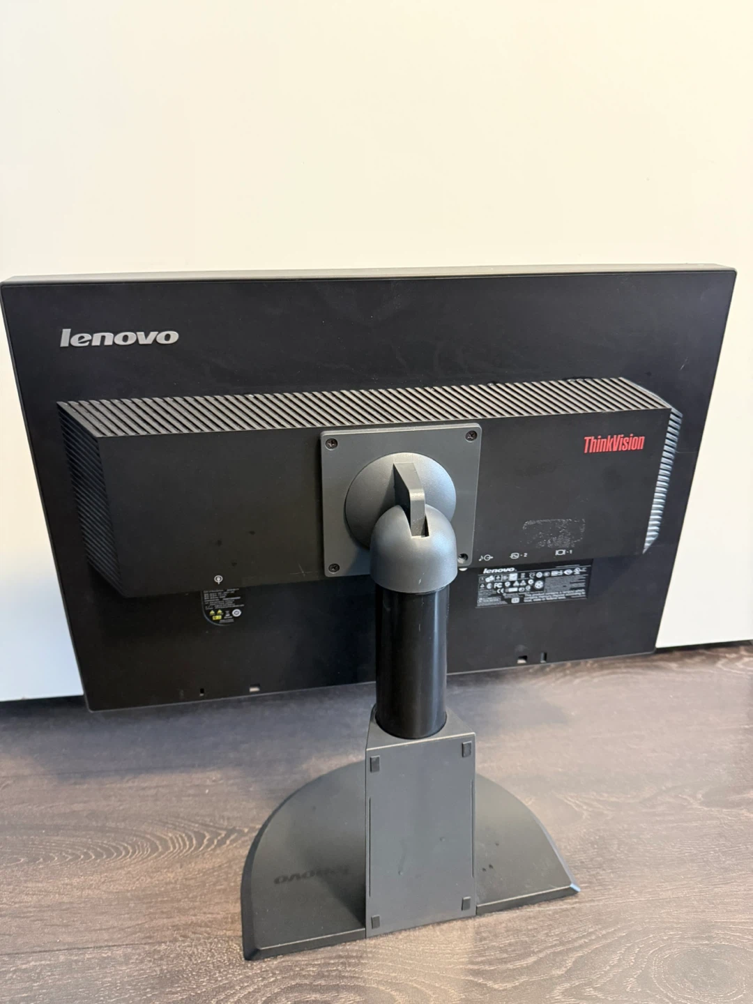 Lenovo ThinkVision LT2251pwD 22" Monitor - photo 2