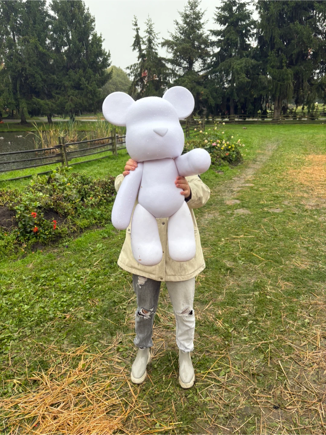 White Bear (Bearbrick) Figure - 75 cm tall - photo 3