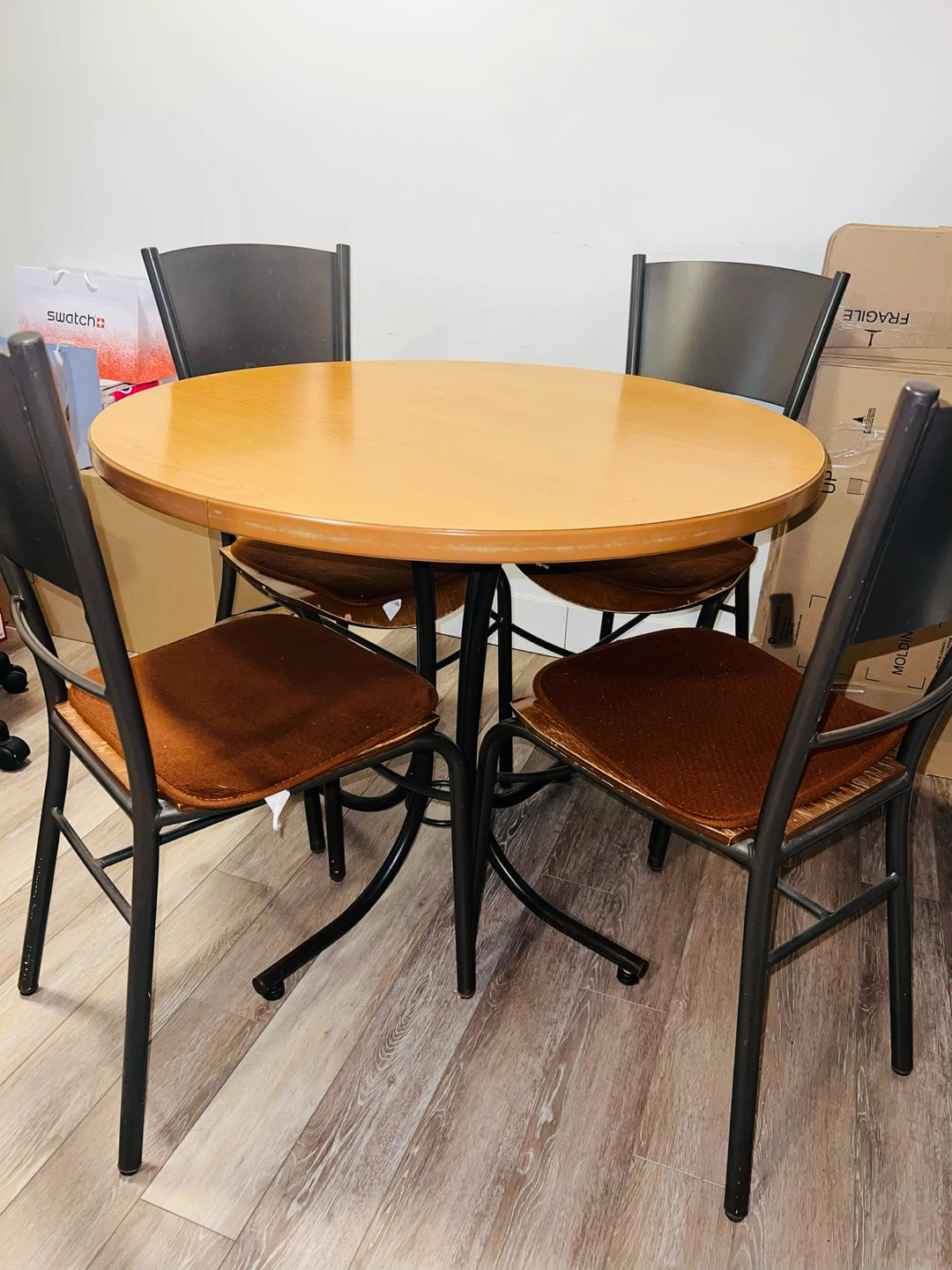 MOVING OUT SALE!! Round Dining Table Set with 4 Chairs