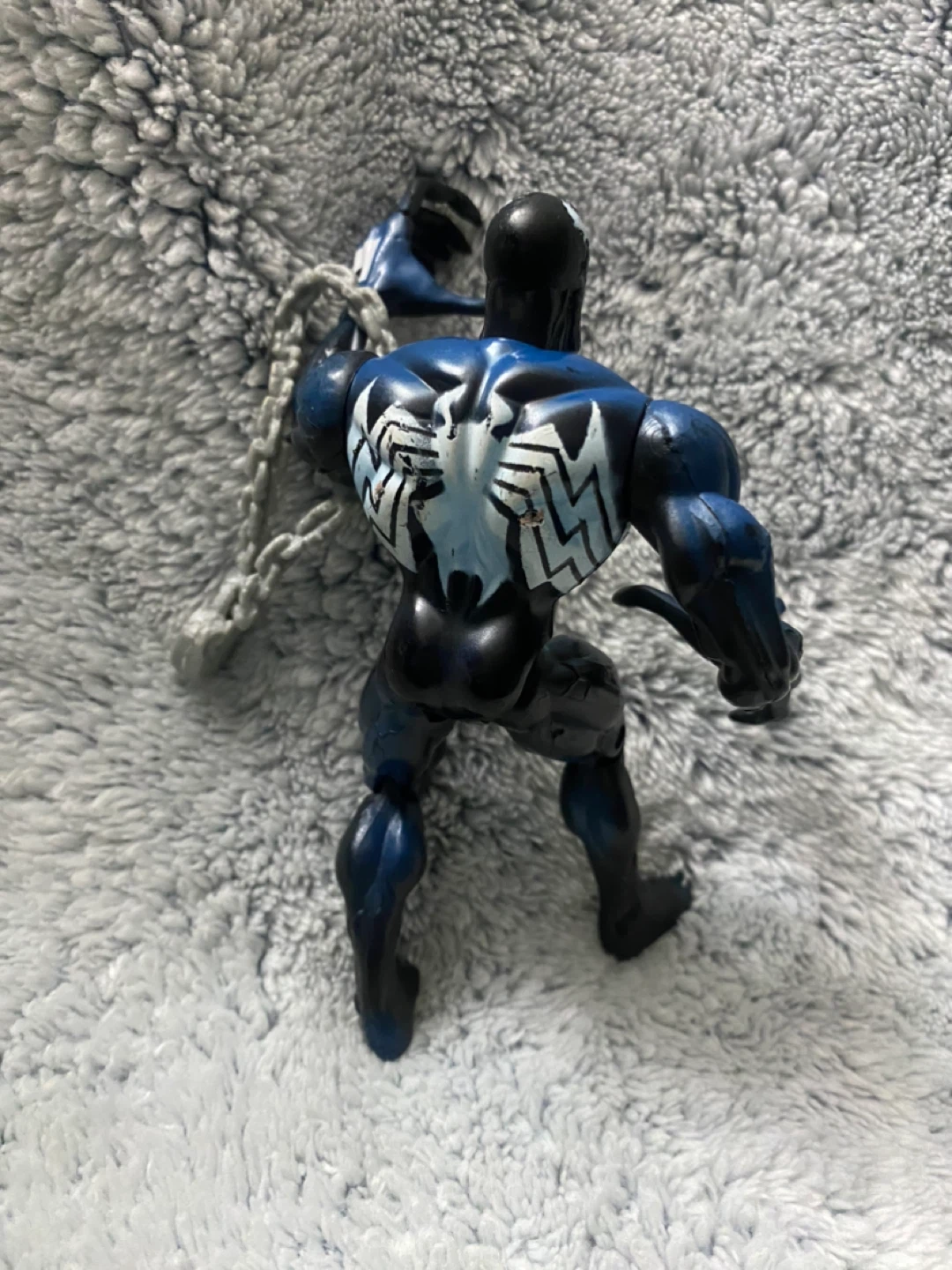 Marvel Venom Action Figure with Chain - photo 4