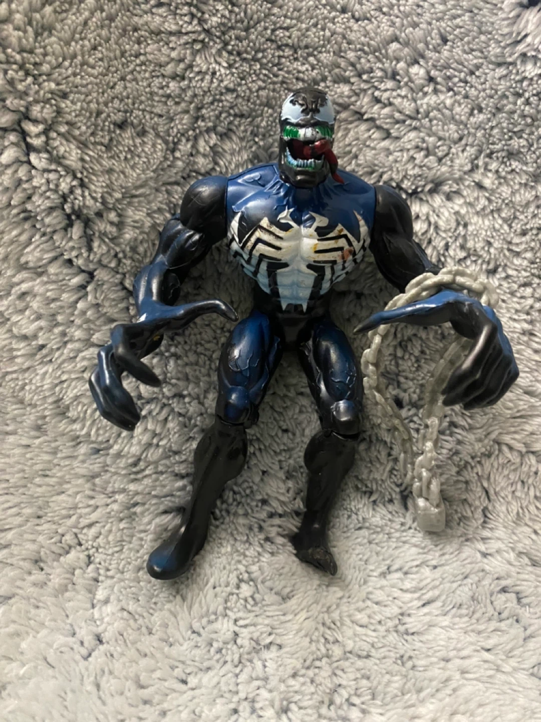 Marvel Venom Action Figure with Chain - photo 2