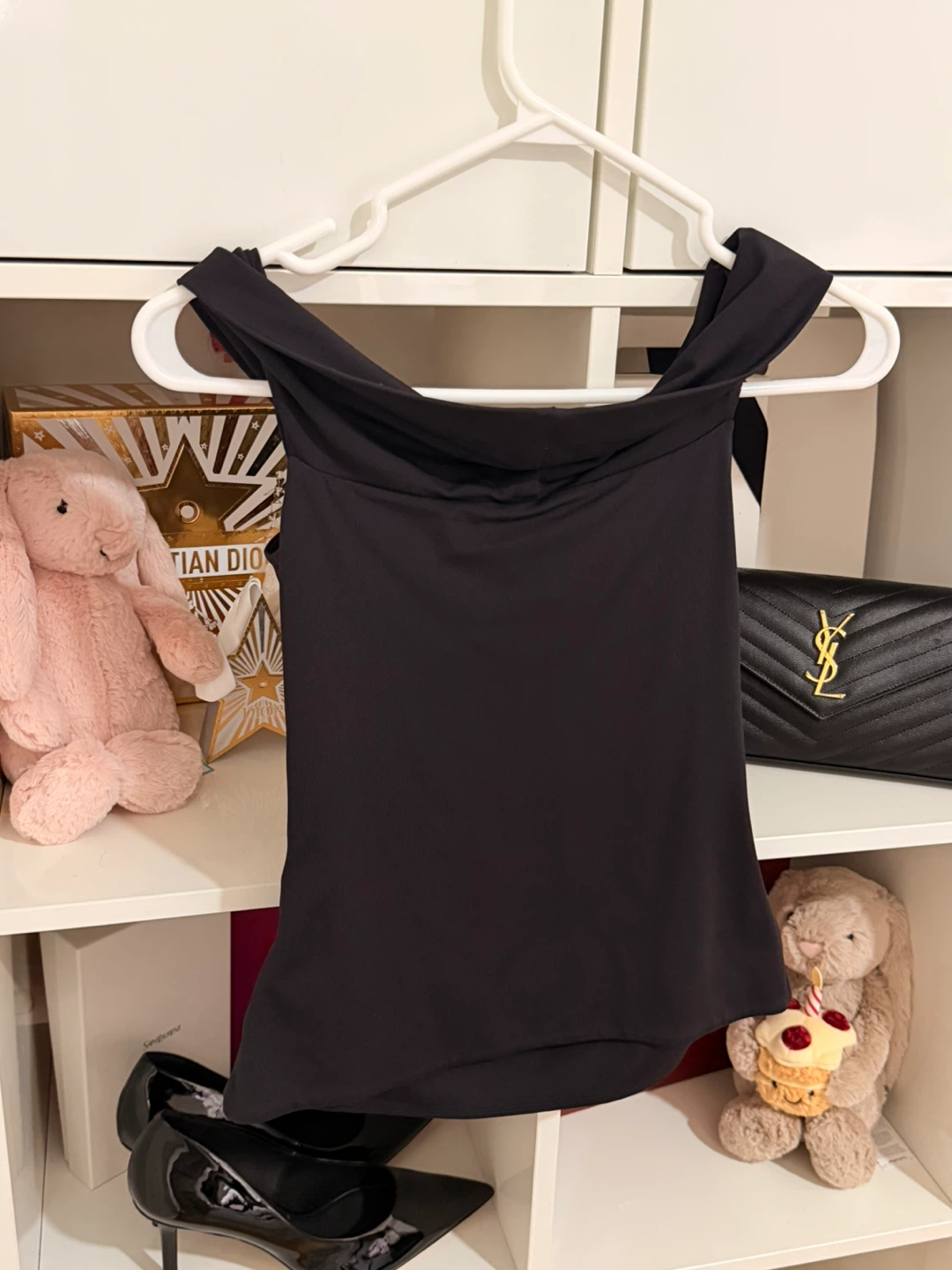 Aritzia Contour Black Twist Front Top - Size M - photo 3