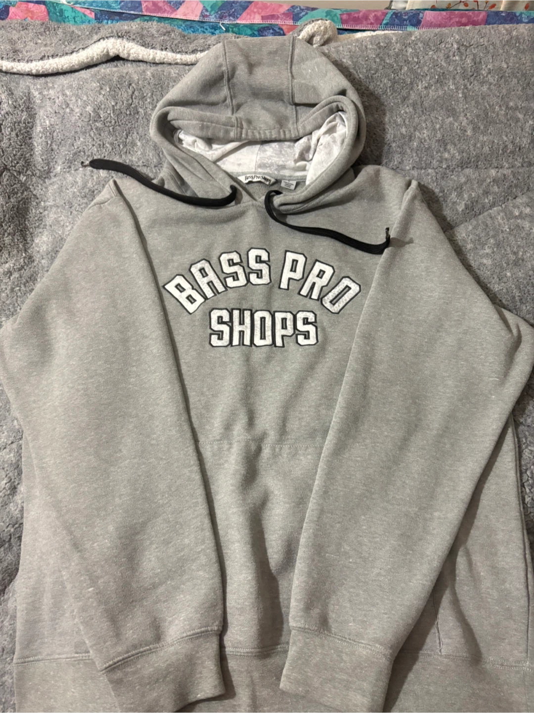 Size: Large “Bass Pro Shops Hoodie”