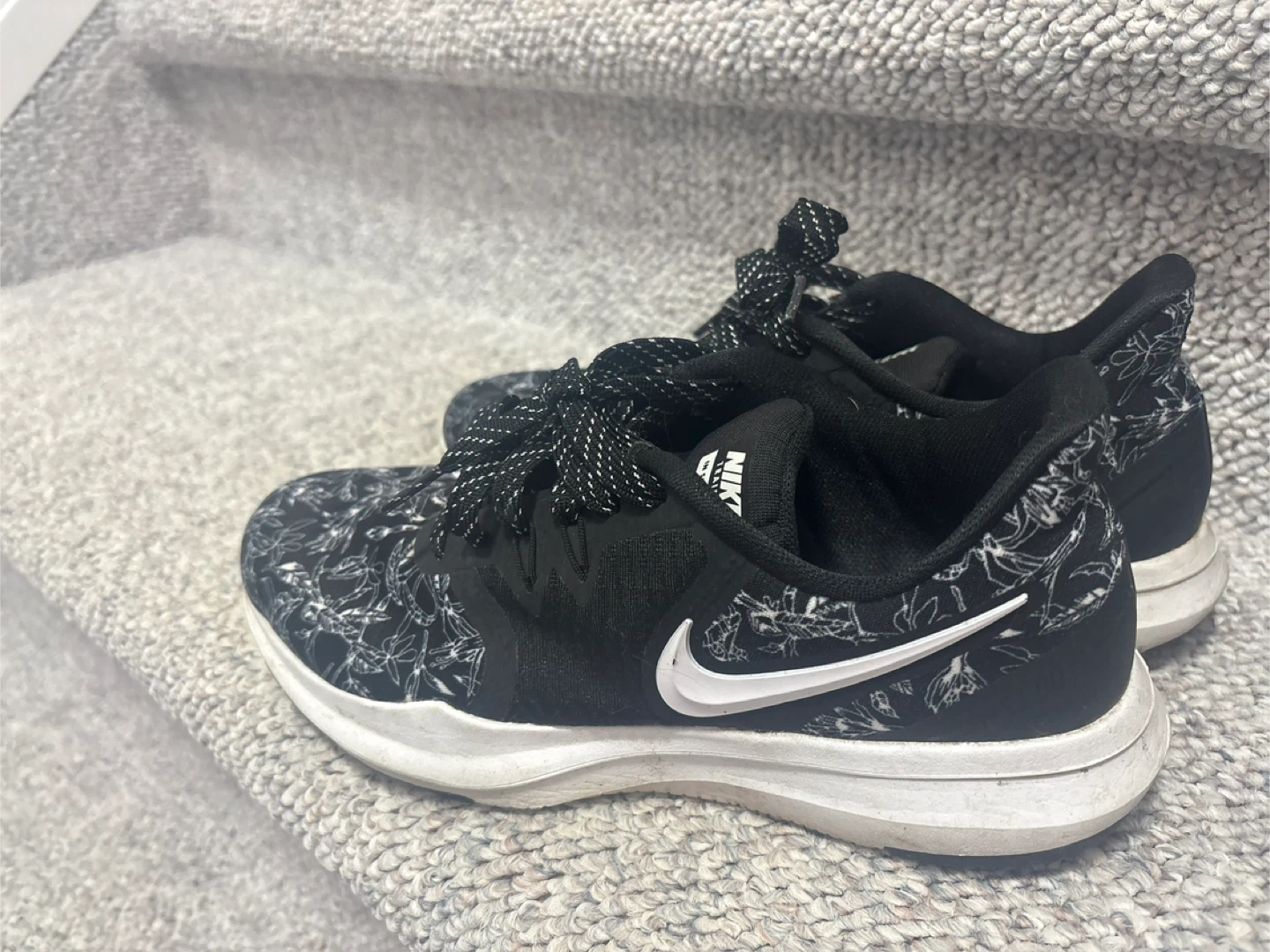 Nike Women's Running Shoes Black Floral Size 7.5 - photo 2