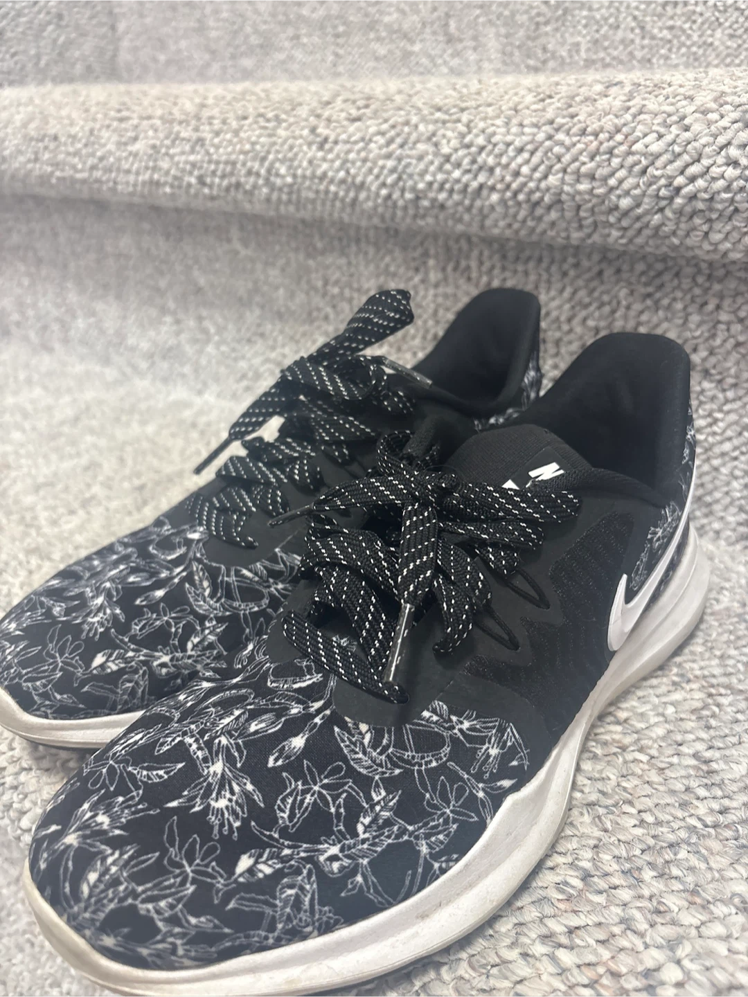 Nike Women's Running Shoes Black Floral Size 7.5