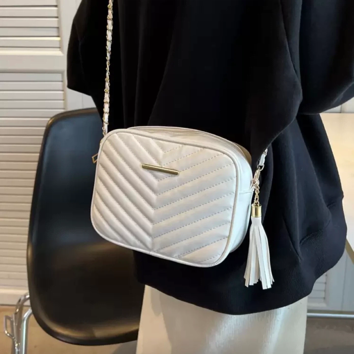 White Quilted Crossbody Bag with Gold Chain Strap - photo 2