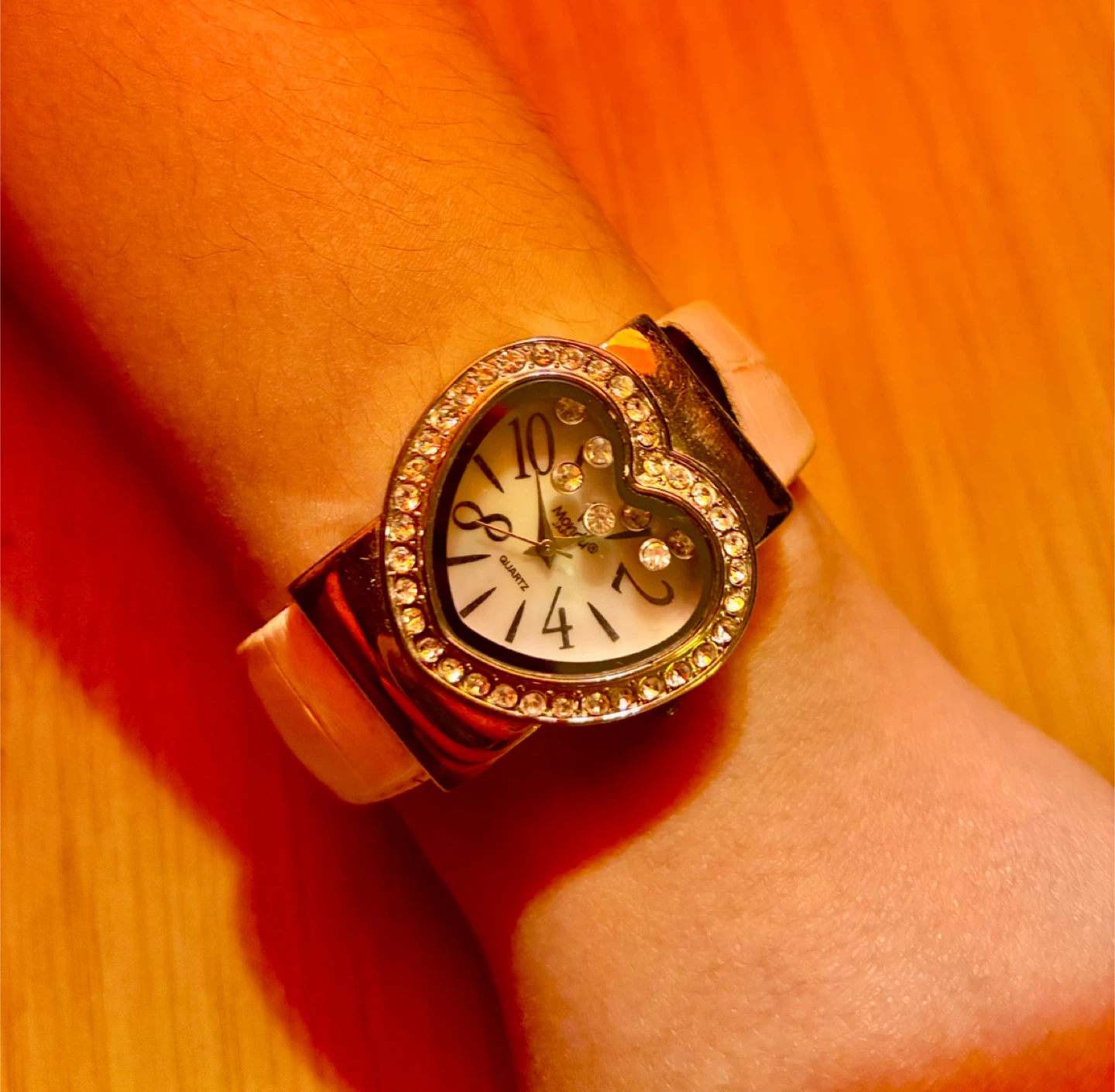 Women's Heart-Shaped Rhinestone Quartz Watch