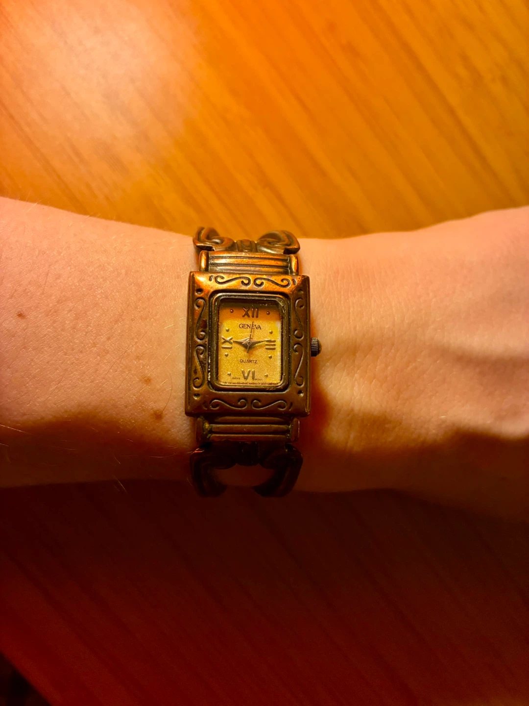Vintage Geneva Quartz Women's Watch - photo 3