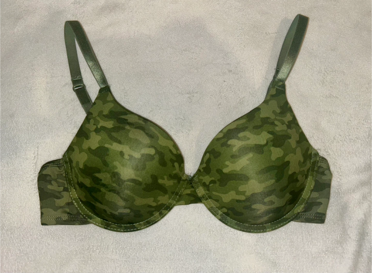 Brand new bundle of 2 t-shirt bras and 1 push up bra. - photo 4