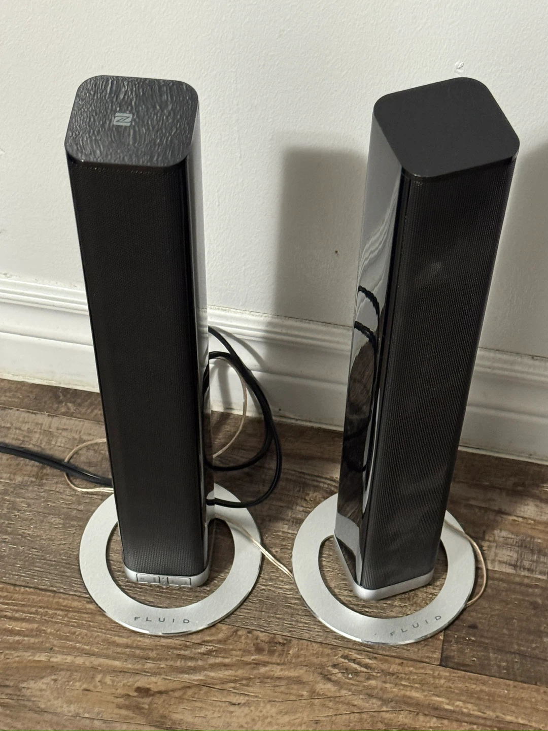 Fluid TV Soundbar with Speakers