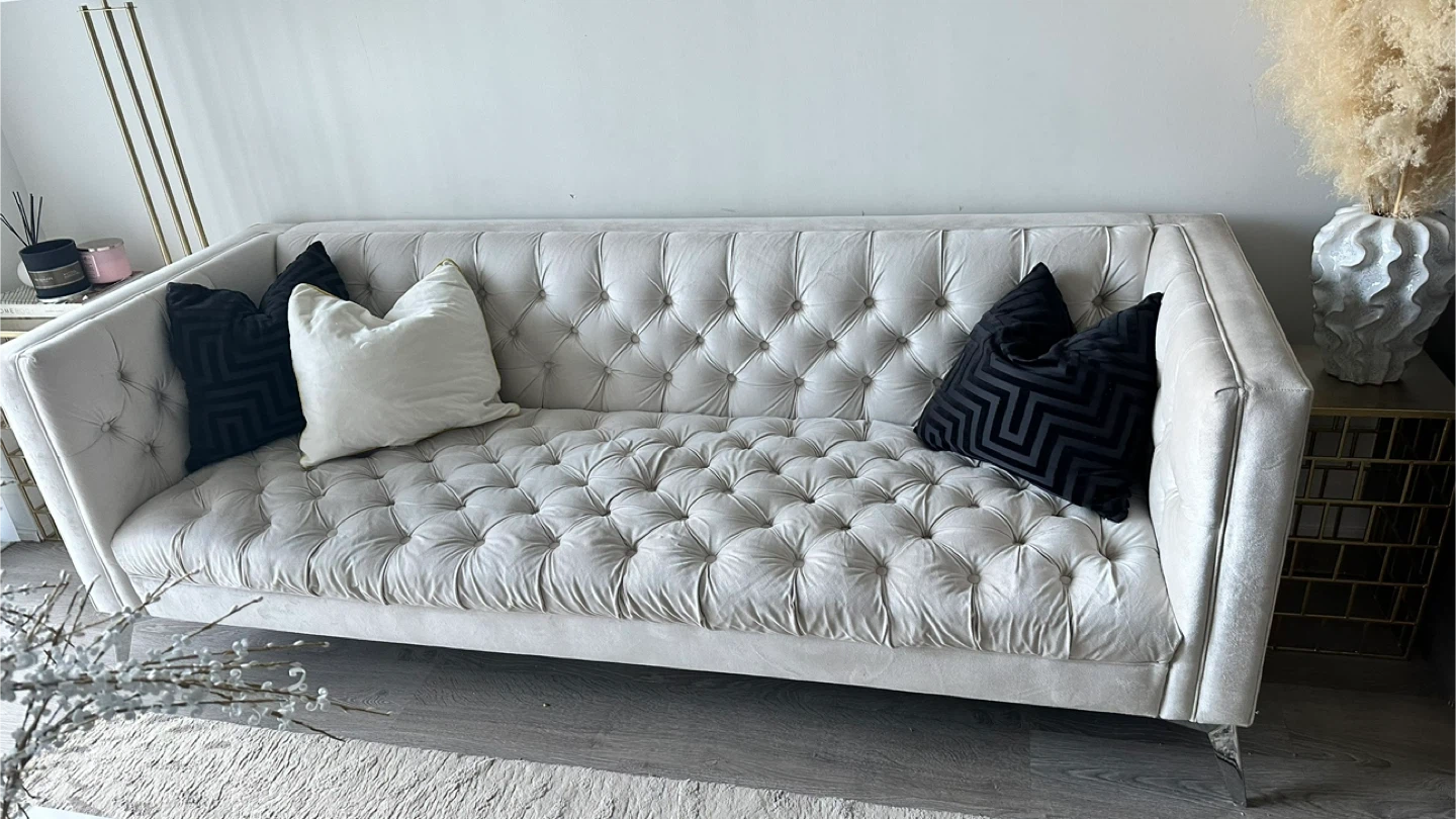 Cream Tufted Sofa - photo 2