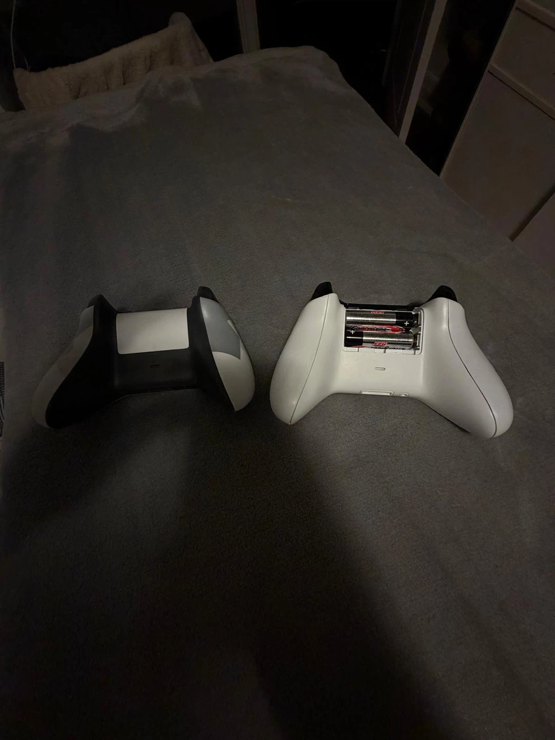 Xbox Controllers (2) - photo 3
