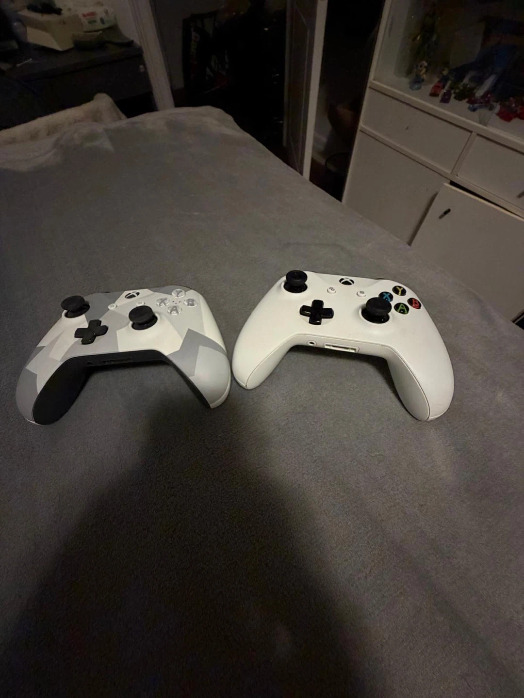 Xbox Controllers (2) - photo 4