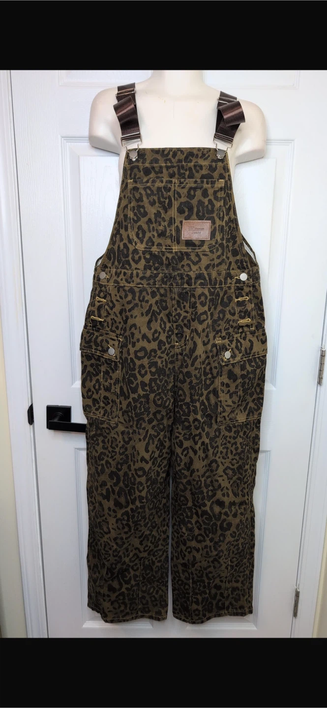 🐆 Leopard Print Denim Overalls – Size Medium (6) – NEW - photo 4