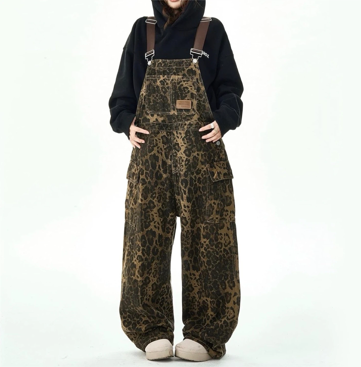 🐆 Leopard Print Denim Overalls – Size Medium (6) – NEW - photo 3