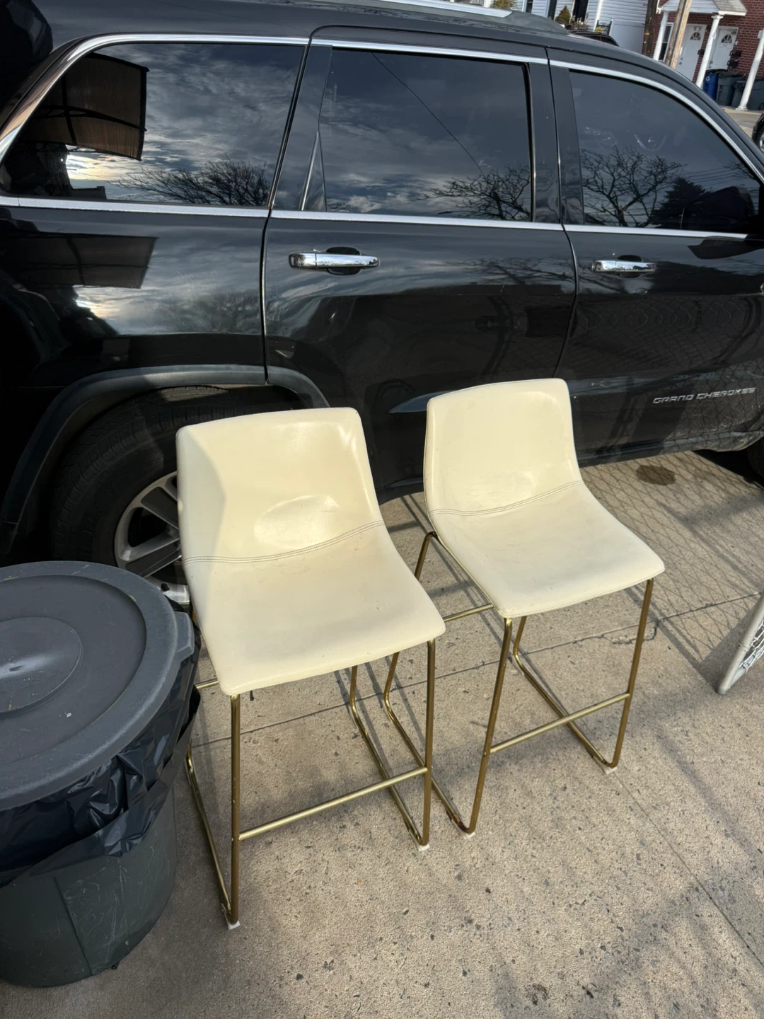 Pair of Cream Bar Stools with Gold Legs - photo 3