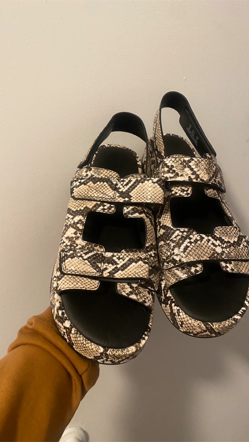 Amazon Essentials faux snake sandal - photo 4