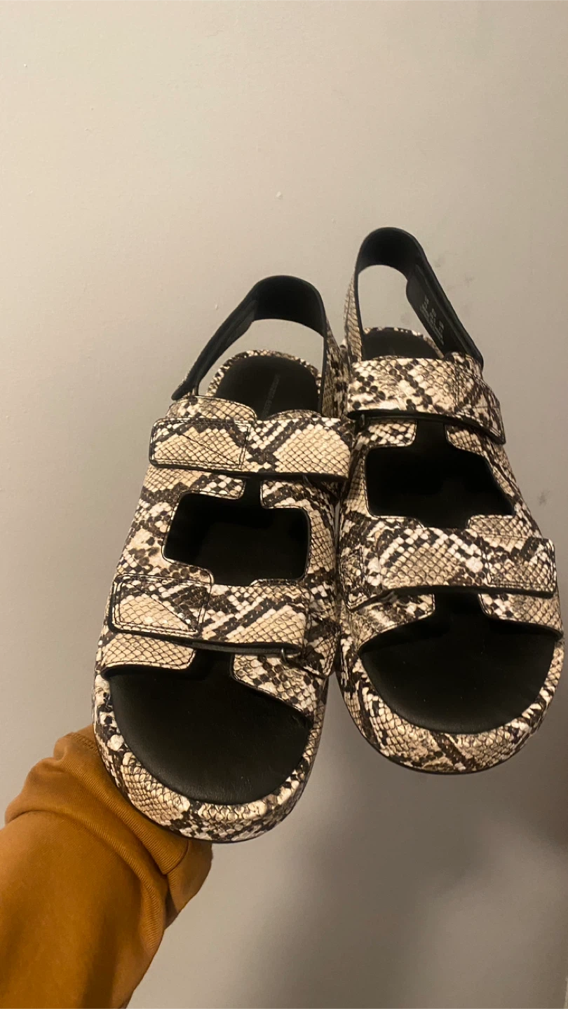Amazon Essentials faux snake sandal - photo 2