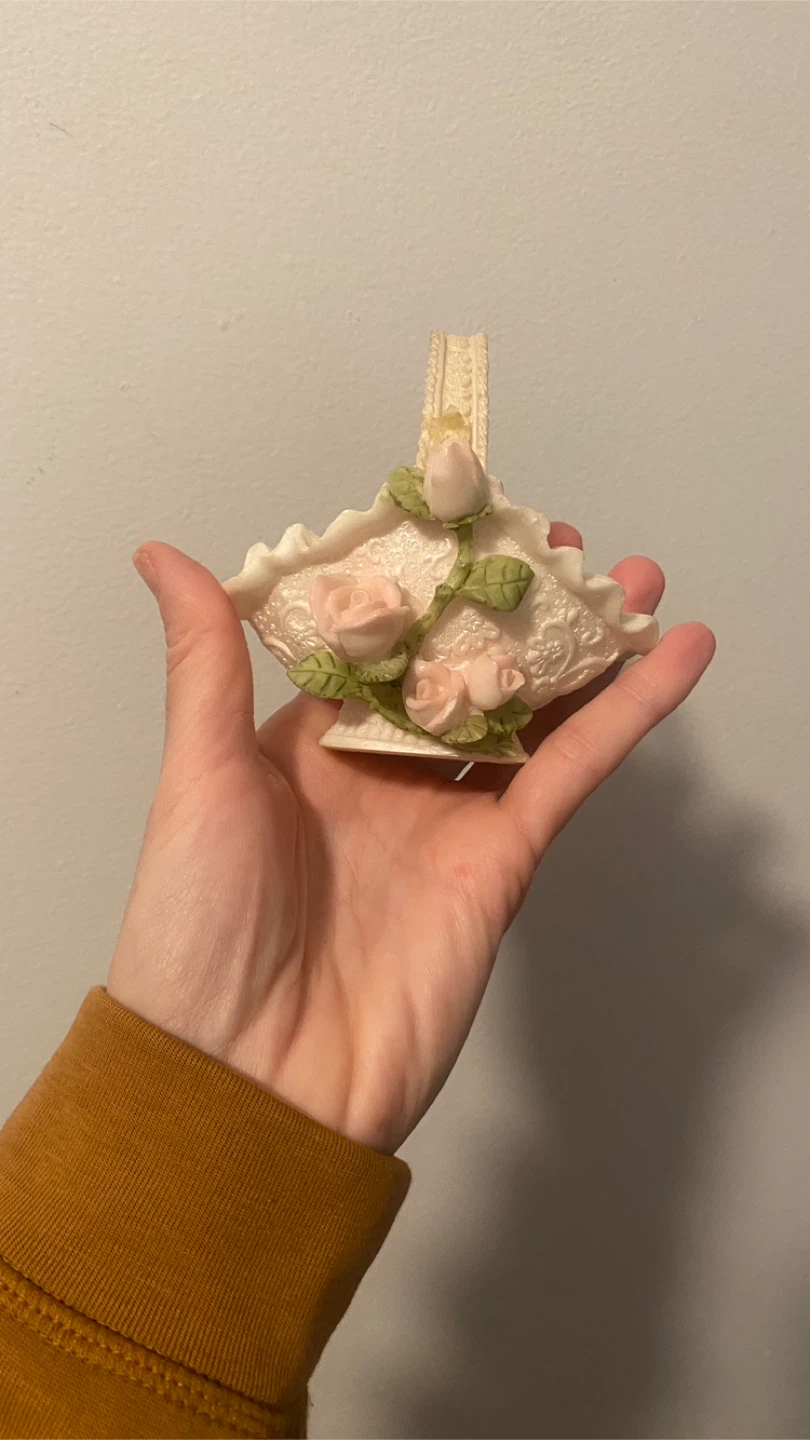 Basket 6 inches tall