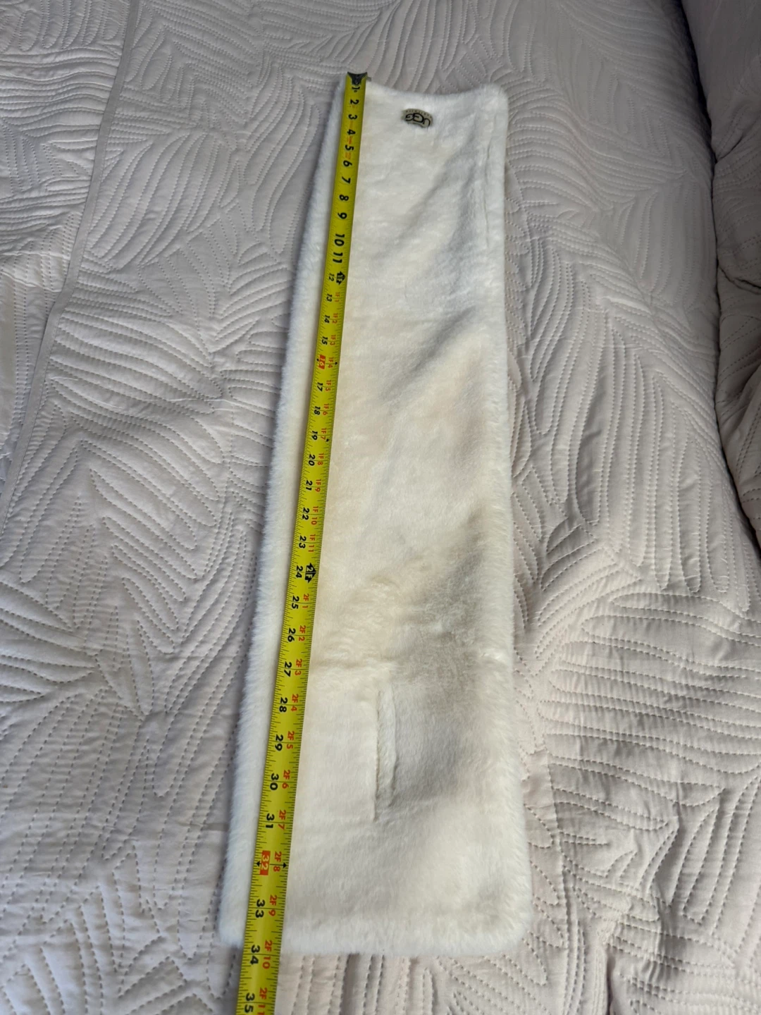 UGG Australia White Sheepskin Scarf - photo 5