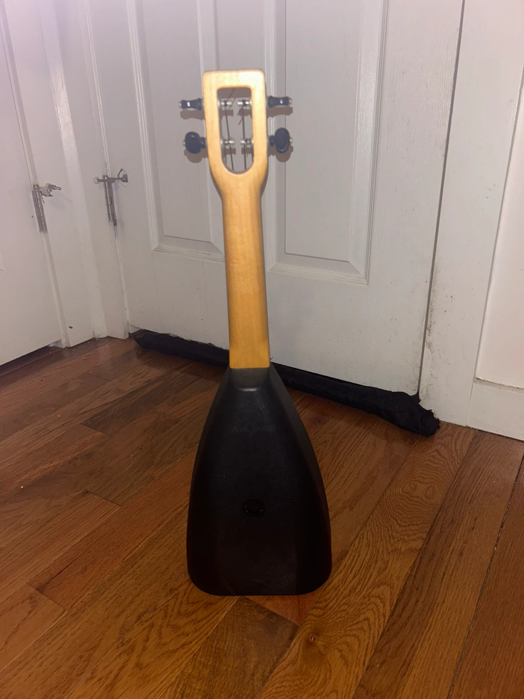 It's a Fluke M10 Ukulele - photo 4