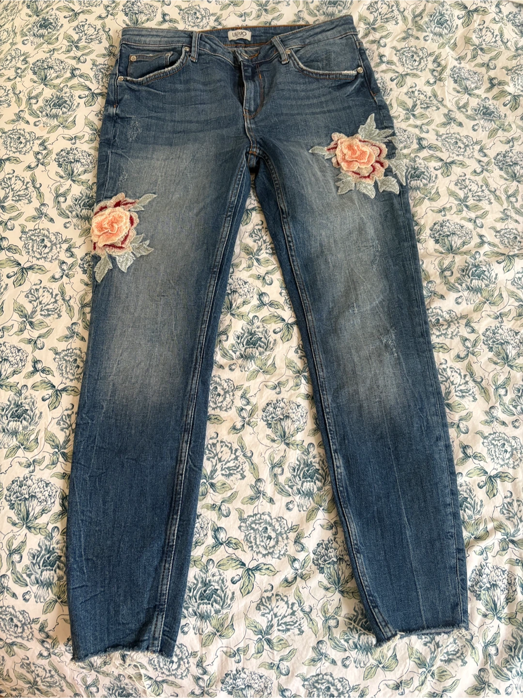 Embroidered Jeans - Size 29