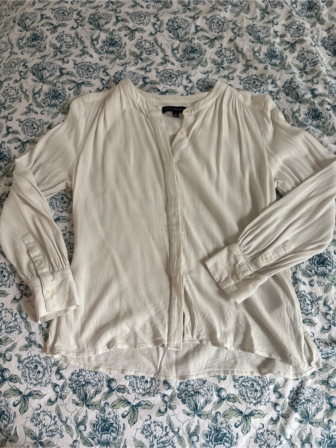 Banana Republic White Blouse - Size M