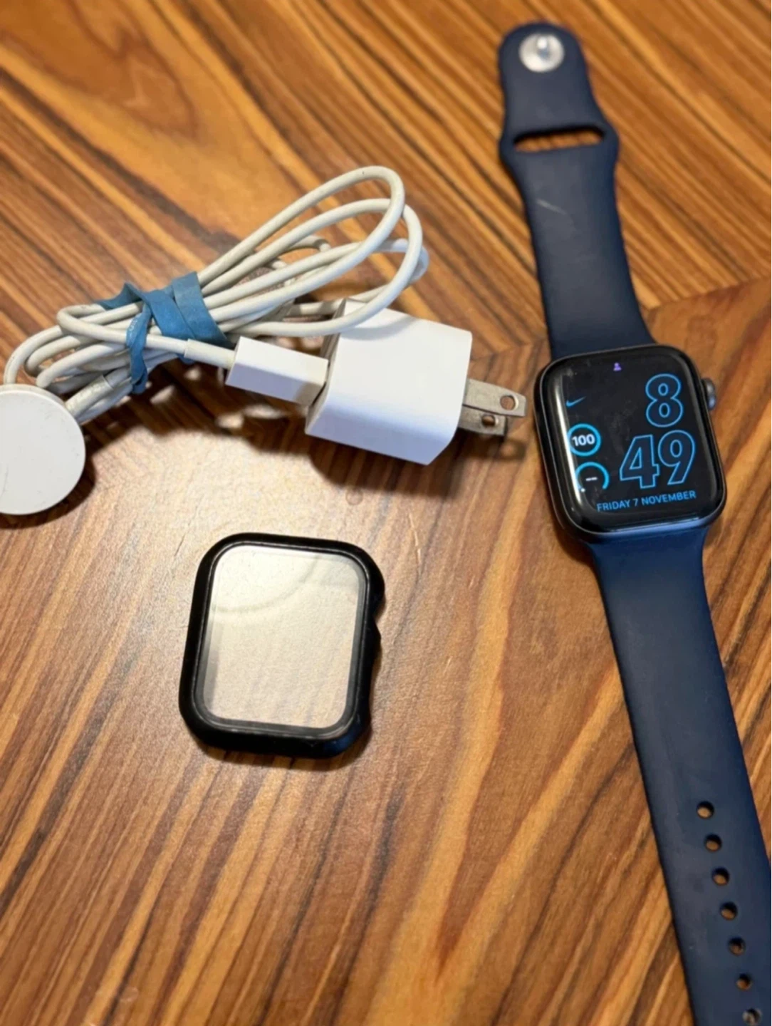 Apple Watch Series SE - Midnight - photo 2