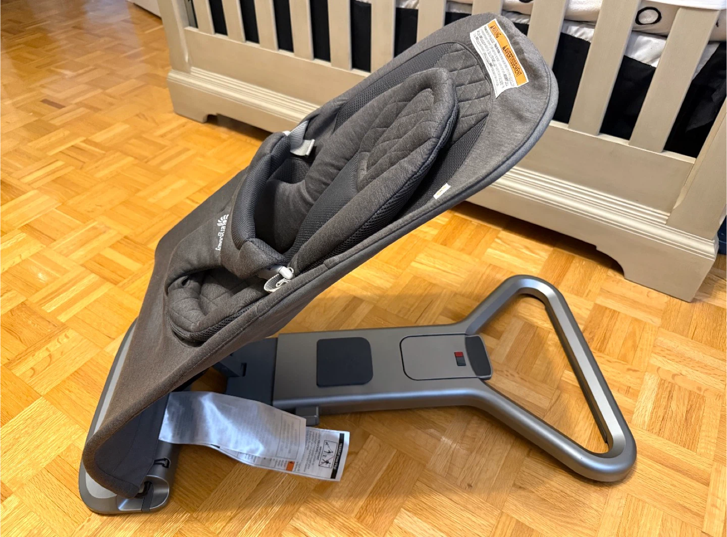 Ergobaby Bouncer & Embrace Swaddler - photo 4